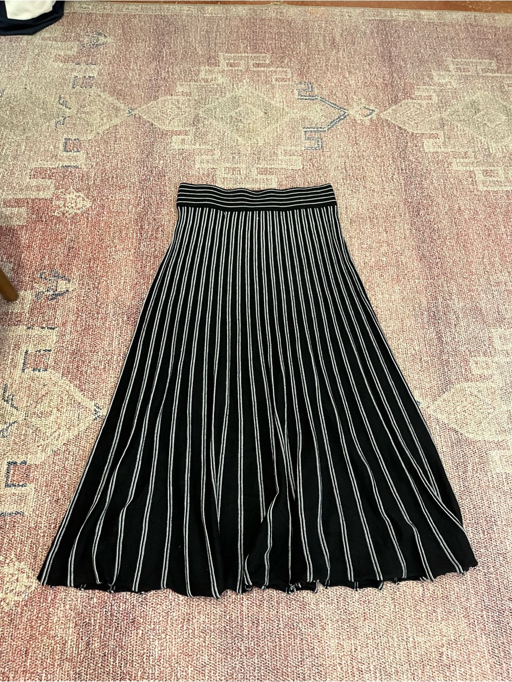 Max studio pull on ALine knit lightweight sweater midi skirt soft & feminine med